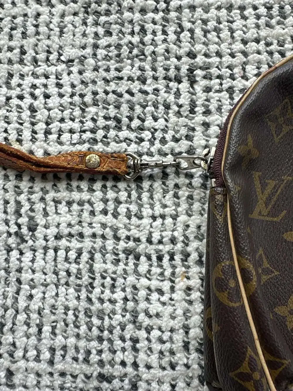 Louis Vuitton Vintage Monogram Trousse Demi-Ronde Cosmetic Pouch Wristlet - Picture 4 of 6